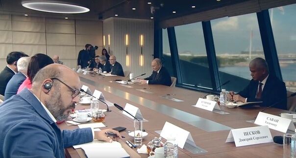 Putin na spotkaniu z agencjami informacyjnymi 5 czerwca 2024 r.