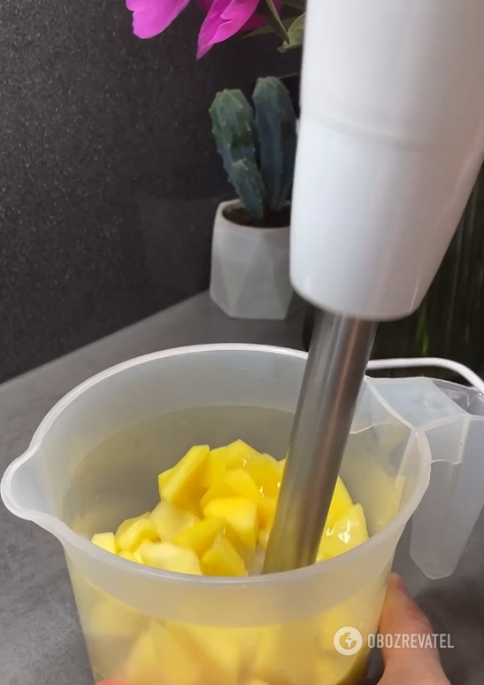 Healthy and delicious sugar-free ice cream with three ingredients: how to make it