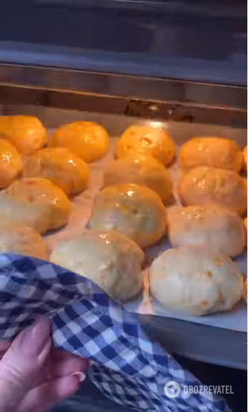 How to make fluffy homemade buns: you need one simple ingredient