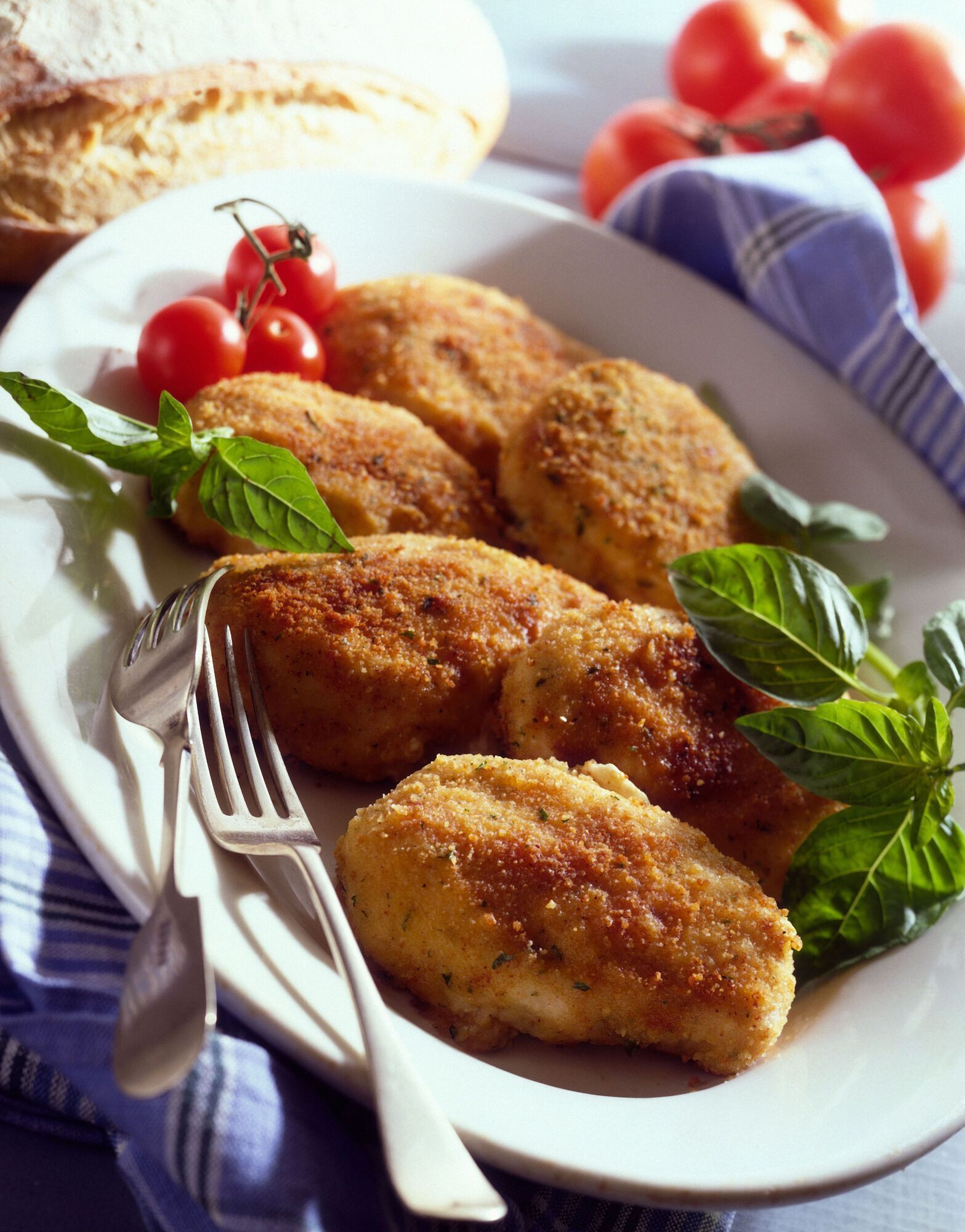 Cutlets without eggs and bread