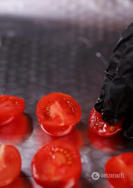 How to dry tomatoes at home: the most budget-friendly way
