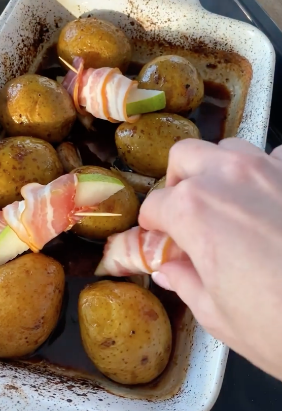 Potatoes with bacon and pear