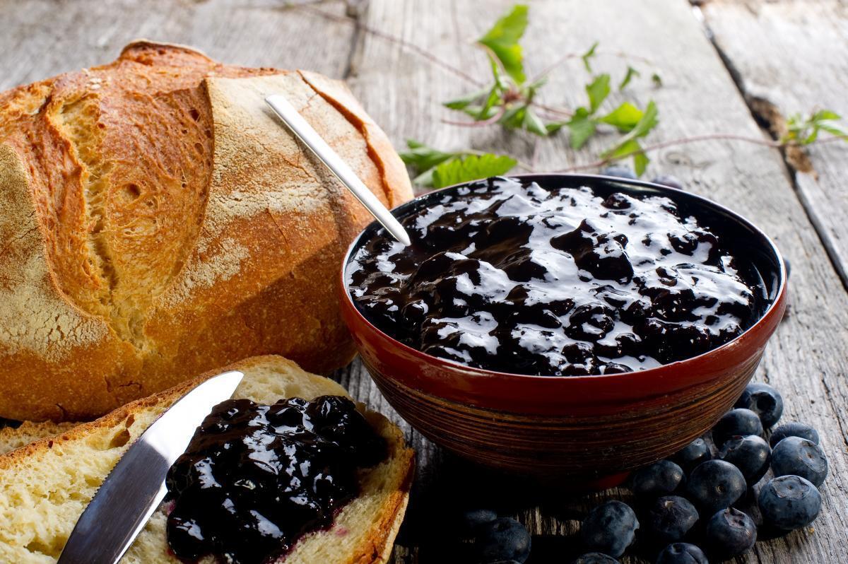 Blueberry jam recipe ''Five minutes''