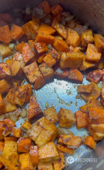 Lentil soup: how to cook a bright first course in 10 minutes