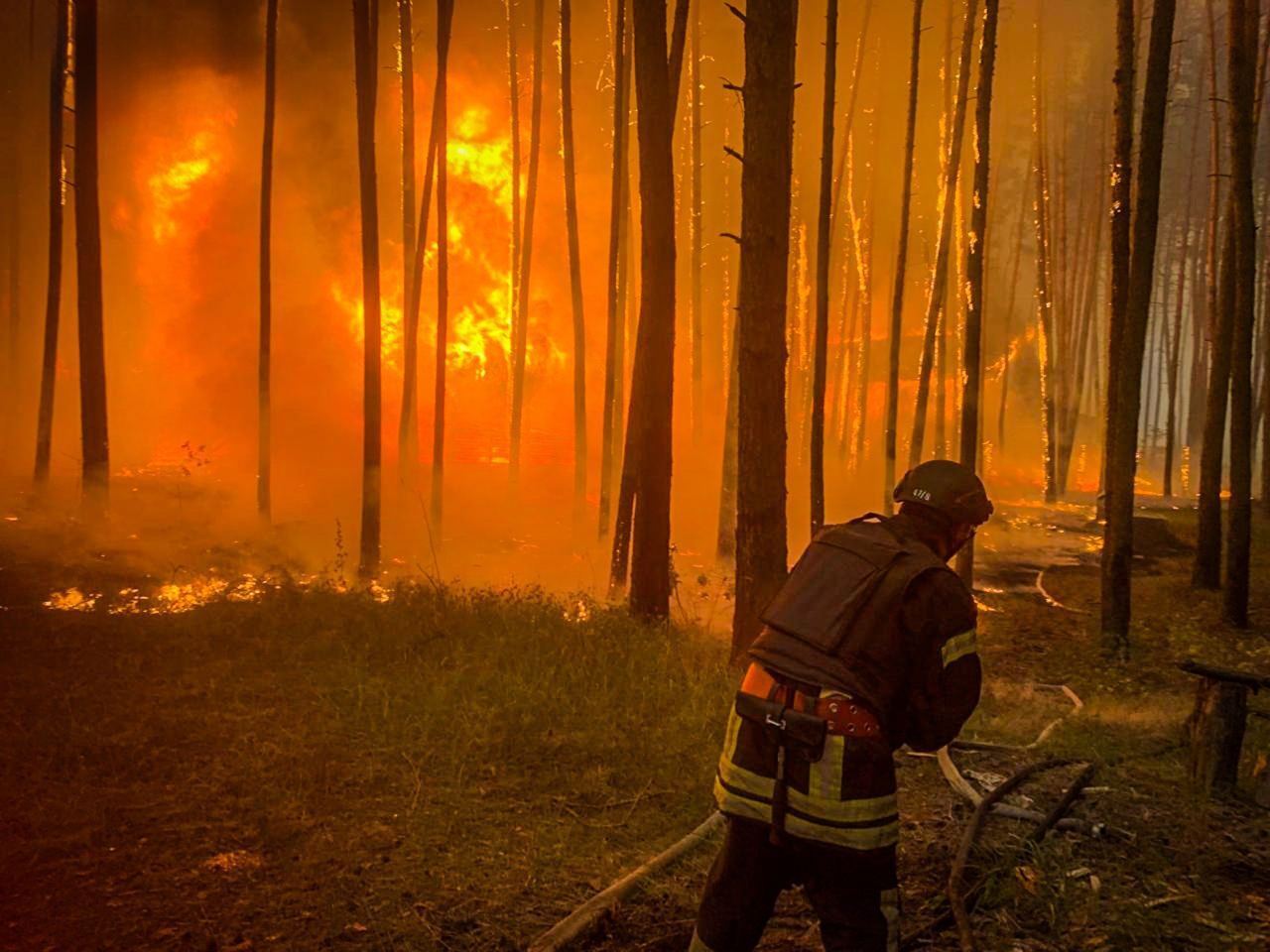 Zelenskyy thanked the rescuers who are fighting for the lives of every Ukrainian: heartbreaking photos