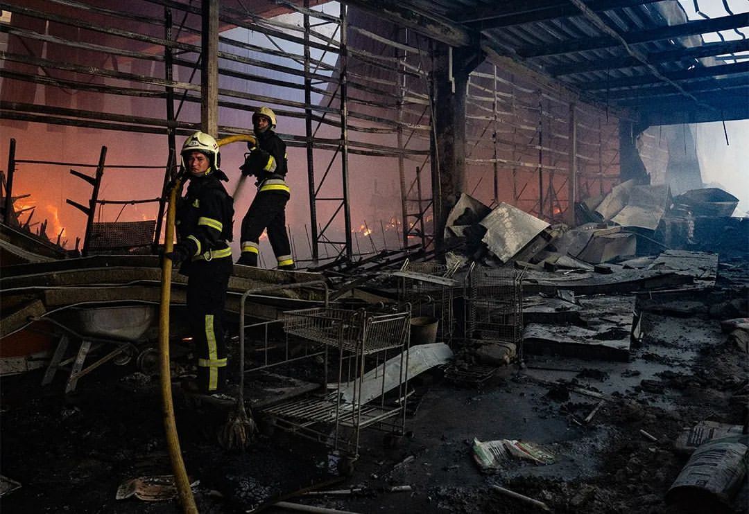 Zelenskyy thanked the rescuers who are fighting for the lives of every Ukrainian: heartbreaking photos