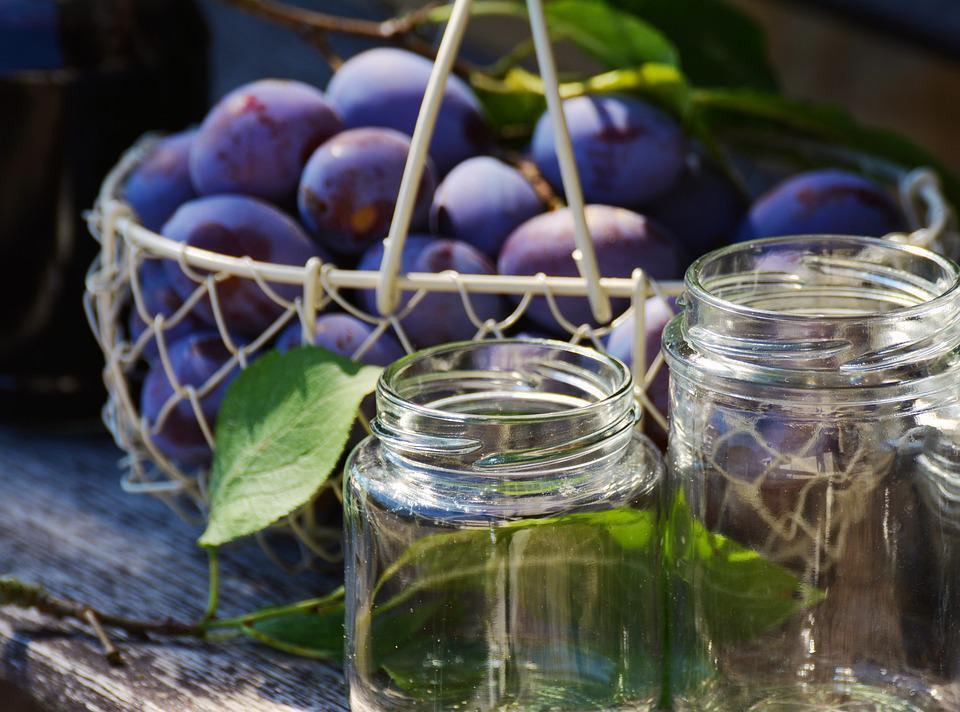 How to pickle plums for winter: a tasty option