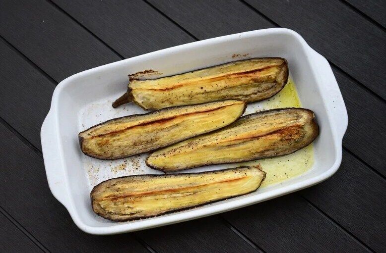 How to bake eggplant deliciously