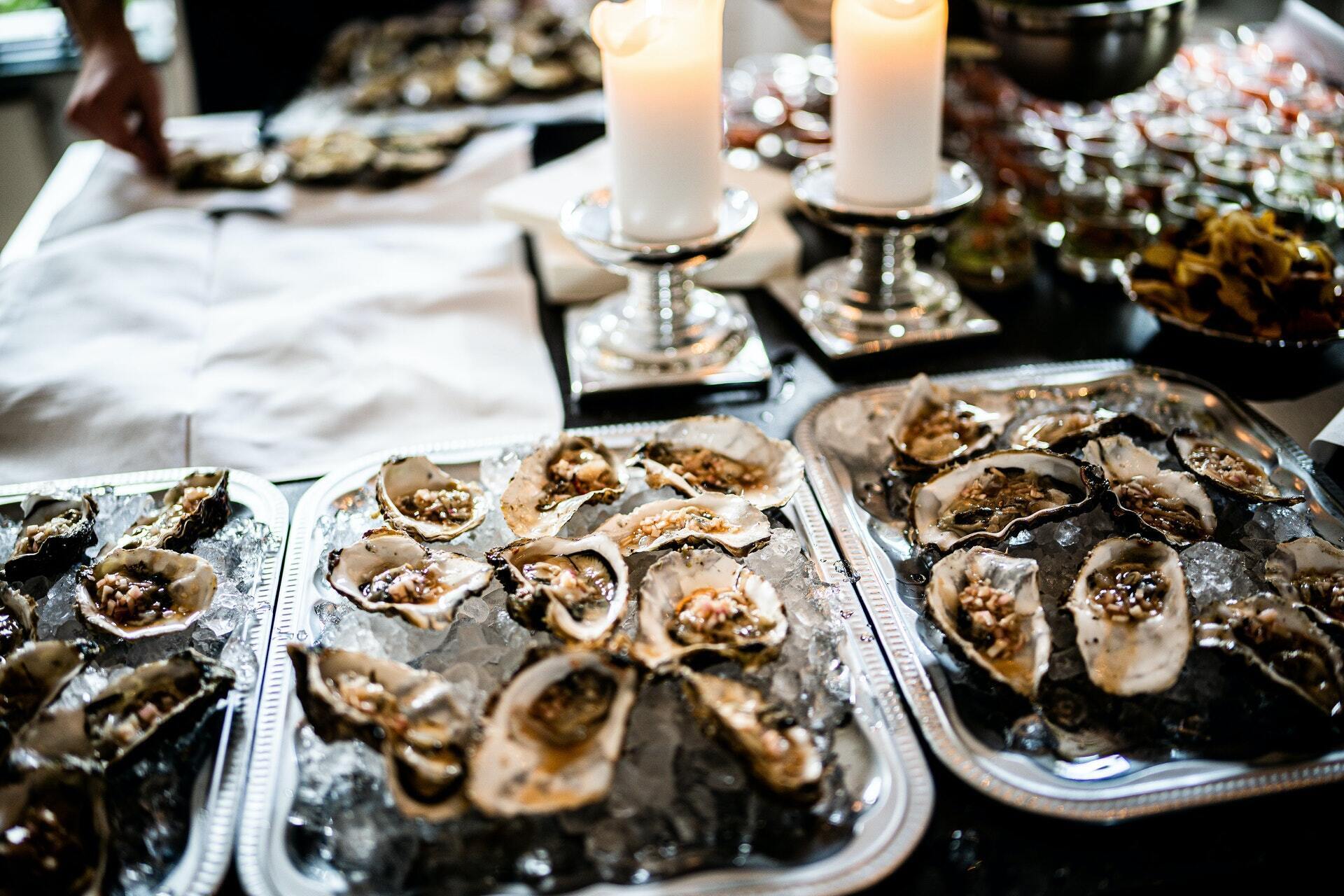 With oysters, you also need to be very careful, especially to pay attention to the smell and taste