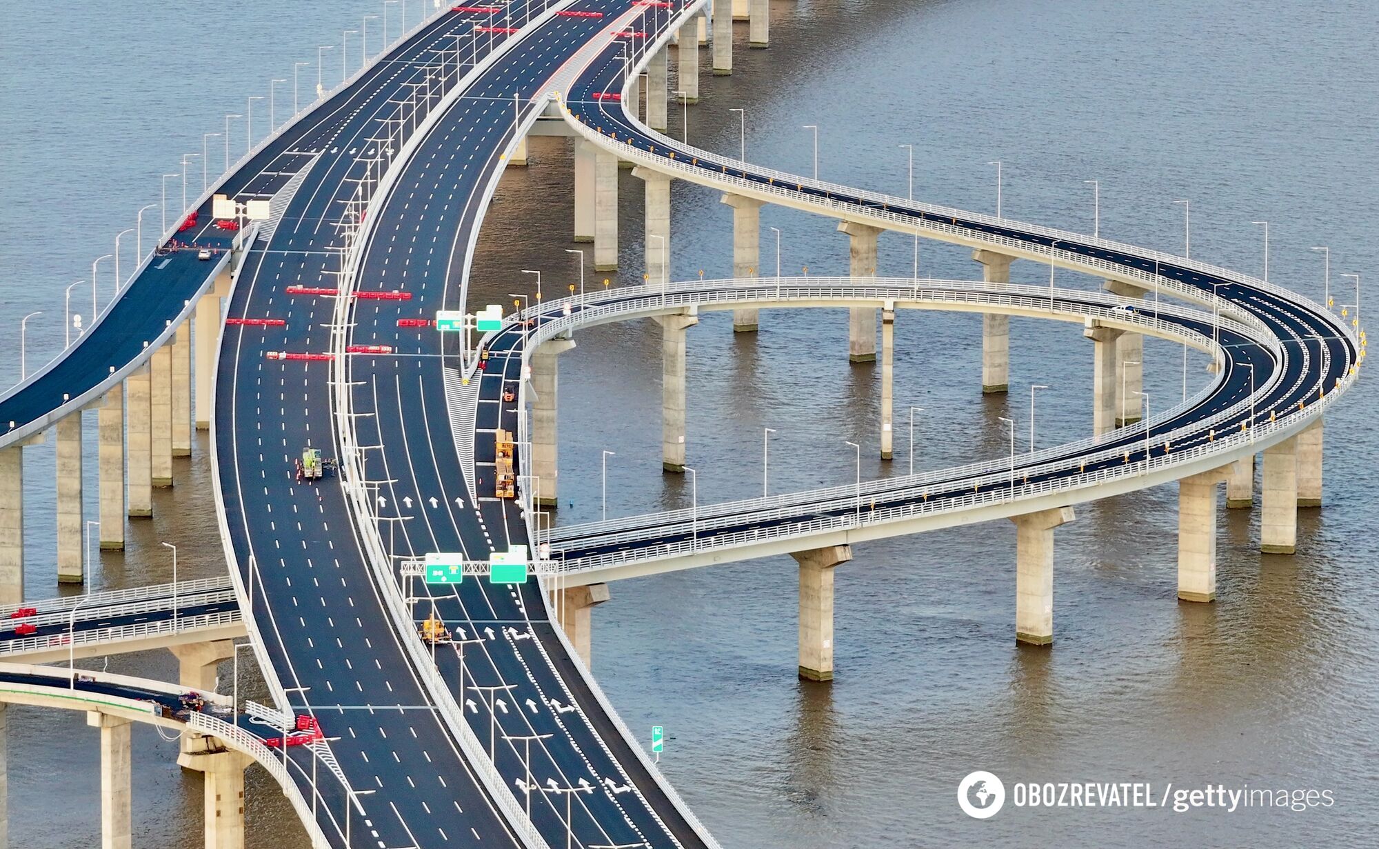 10 world records. A unique system of bridges and tunnels has been opened in China: what makes it special