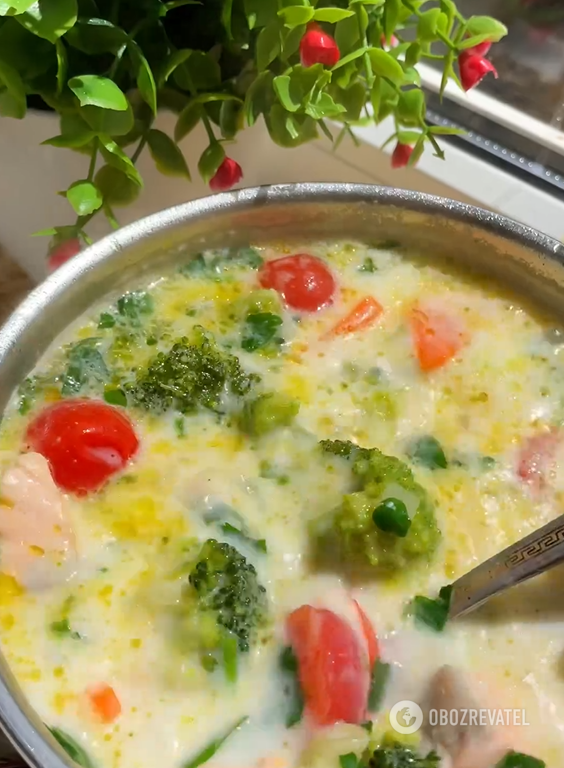 Delicious cheese soup with red fish: be sure to prepare a dish for lunch