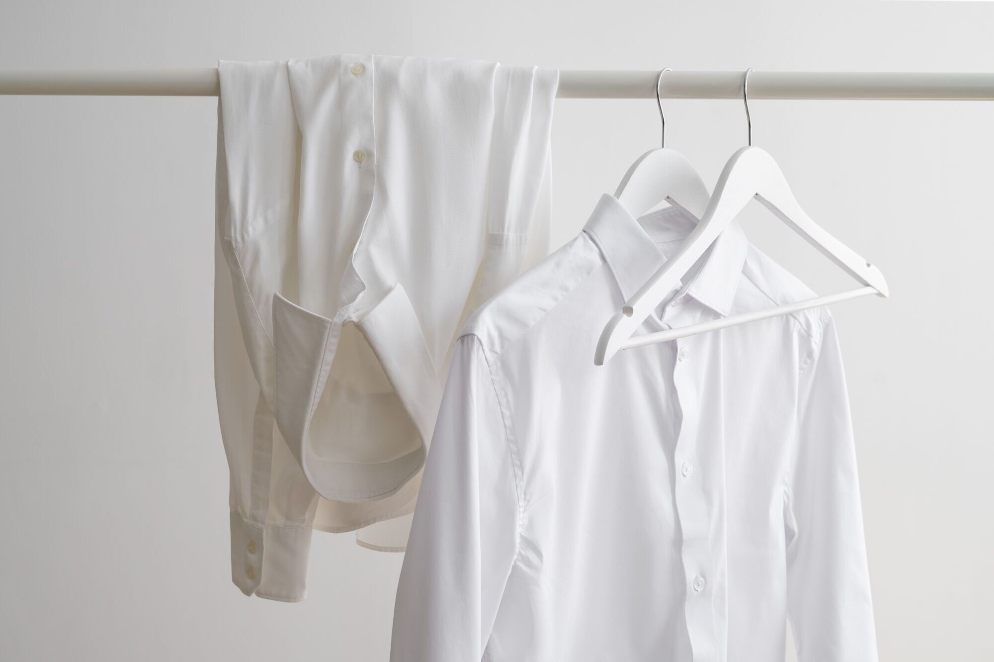 Jak prać białe ubrania: zawsze będą jak nowe
