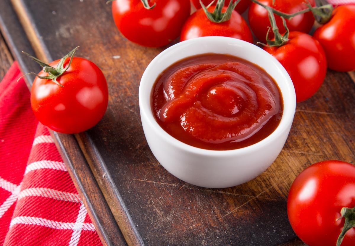 Homemade tomato paste