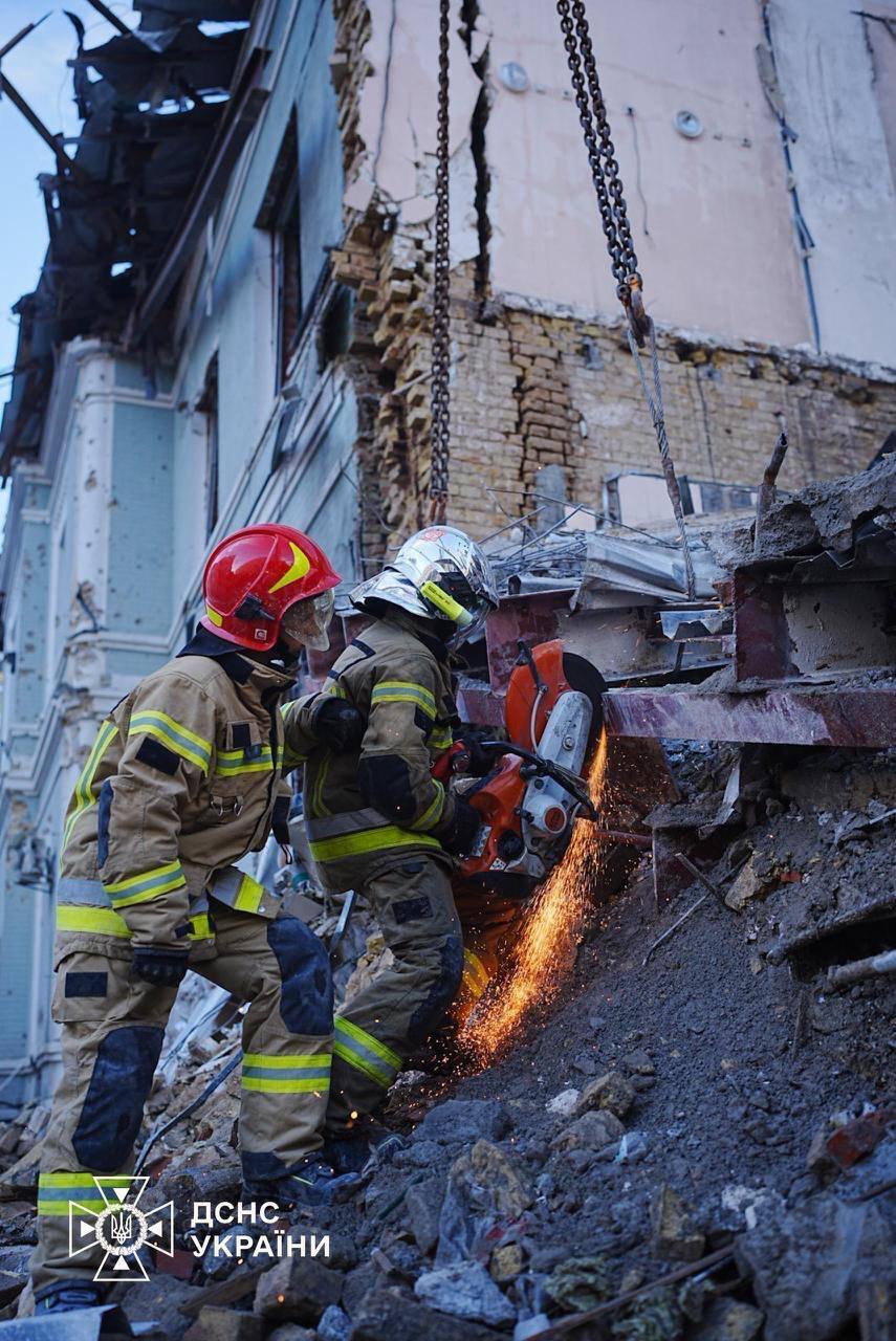 Rosyjski zmasowany atak rakietowy na Kijów zabił 33 osoby - Kliczko