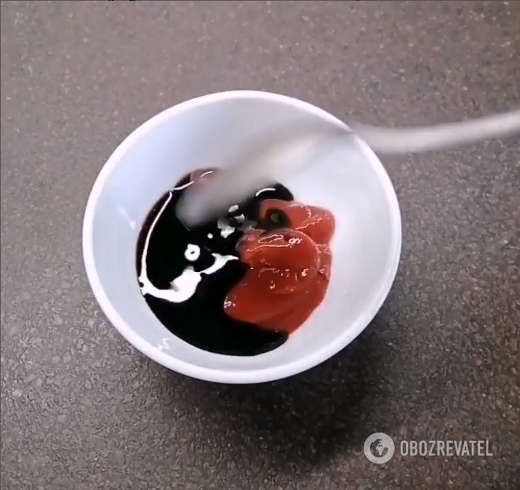 Preparing ketchup and soy sauce