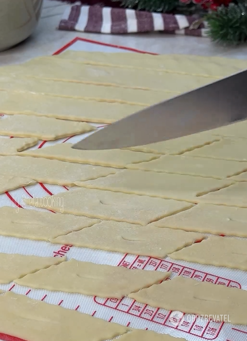 Crispy and low-fat brushwood cookies: how to prepare a delicious dessert