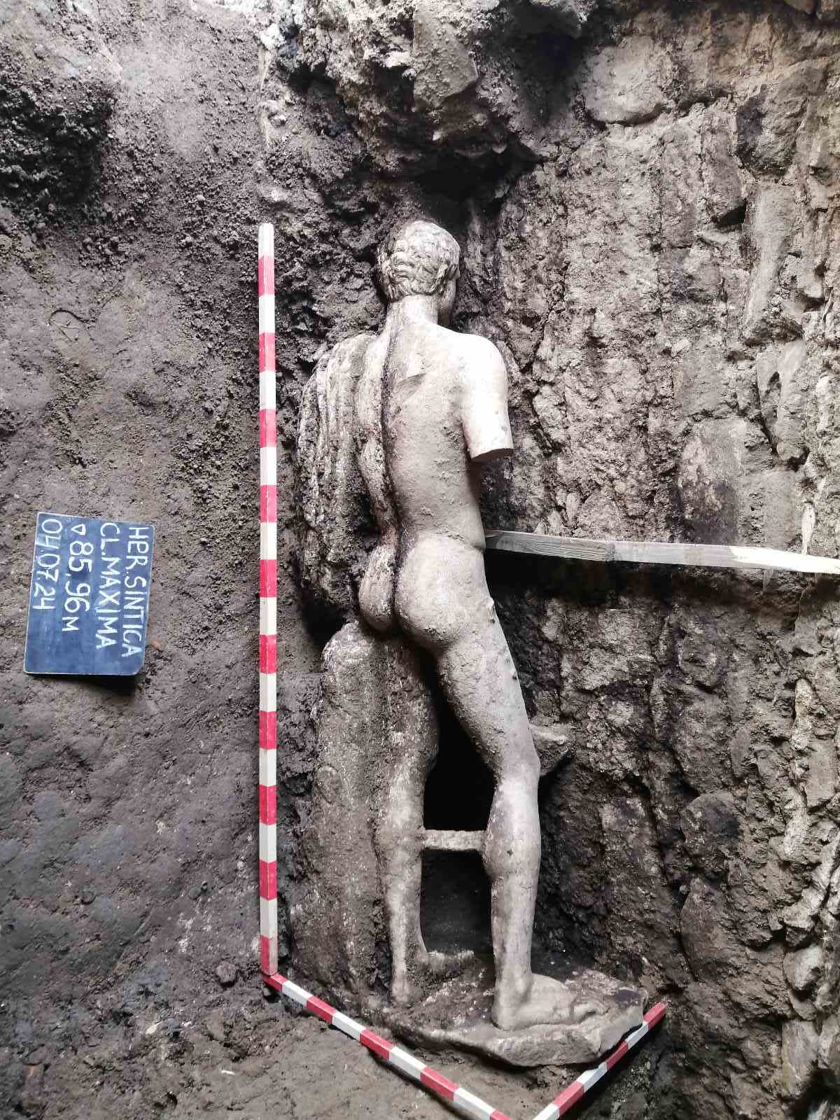 A statue of the god Hermes was found in a sewer in Bulgaria. Photo