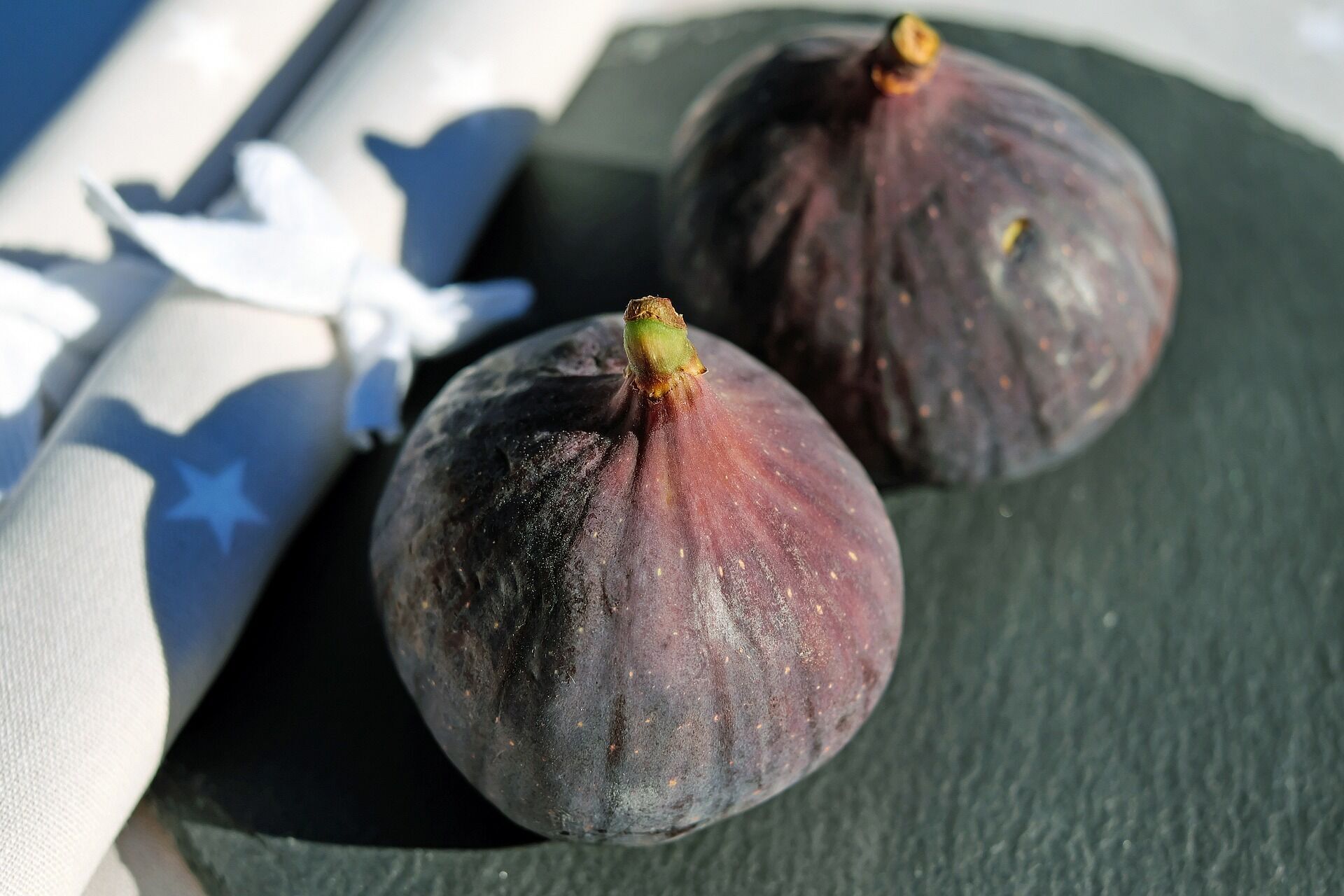 Figs are best eaten without peel