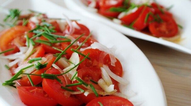 Sweet pickled tomatoes for quick cooking