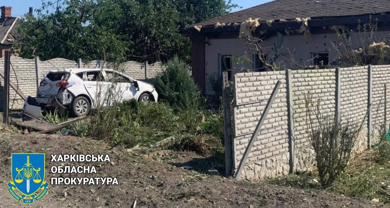 Russians hit Kharkiv region railway station with Iskander missile twice, killing a rescuer and a policeman: dozens of people wounded. Photo and video