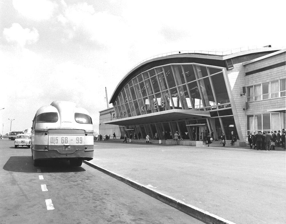 The web shows how Kyiv looked in the pictures of the Hungarian photographer in 1965. Archival photos