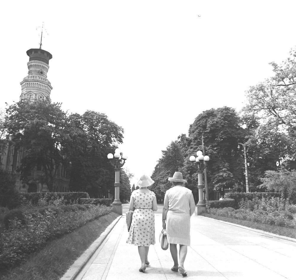 The web shows how Kyiv looked in the pictures of the Hungarian photographer in 1965. Archival photos