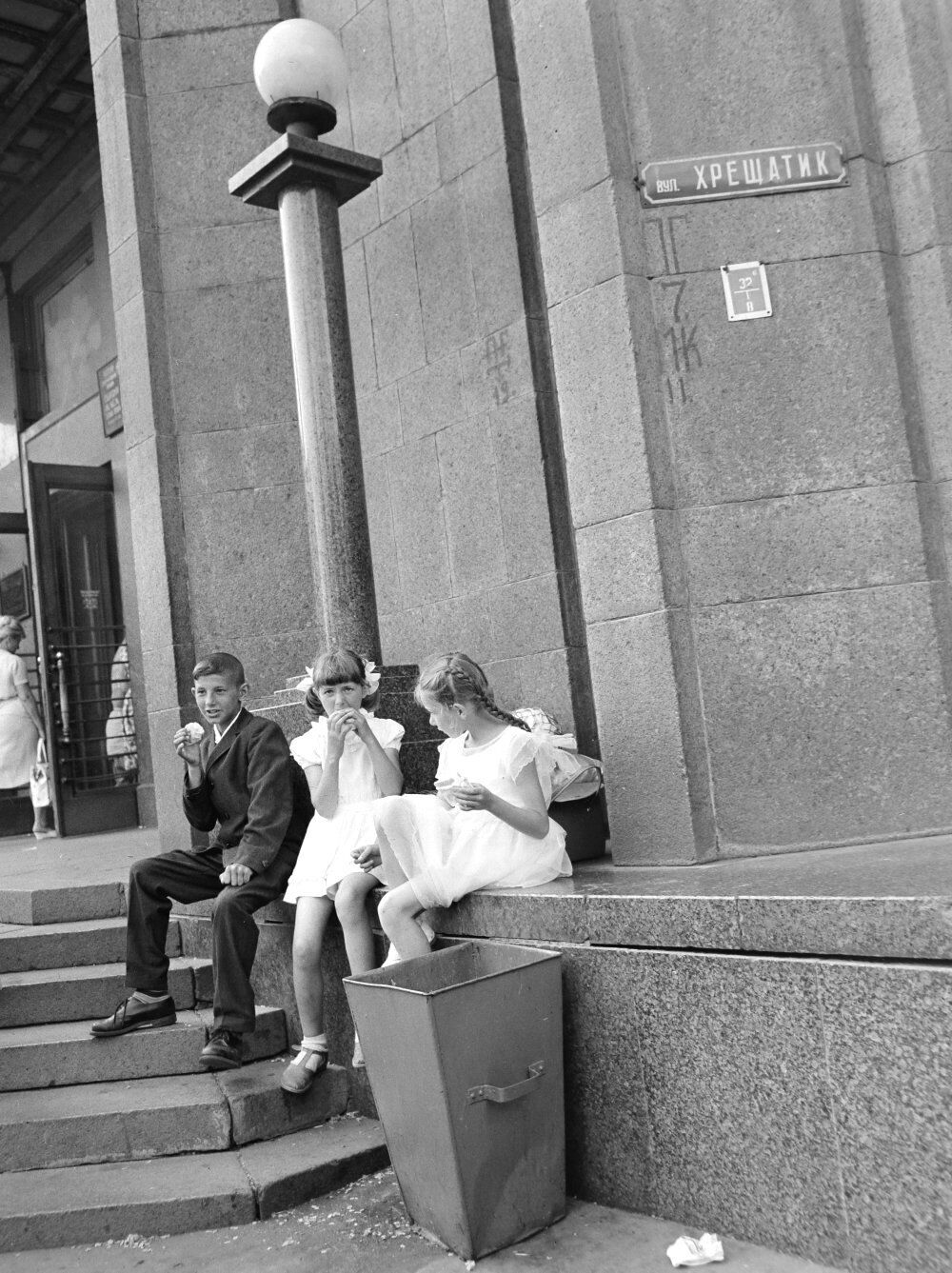 The web shows how Kyiv looked in the pictures of the Hungarian photographer in 1965. Archival photos