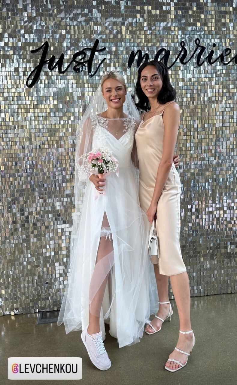 The famous Ukrainian beauty athlete got married. Photo