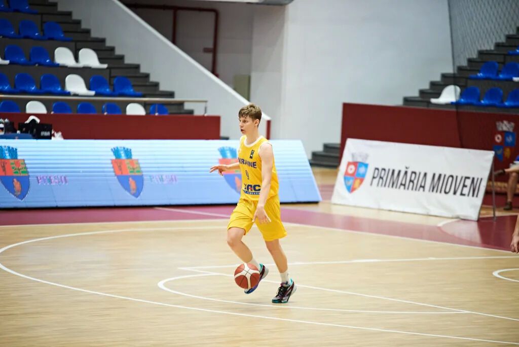 Ukraine won the group and reached the quarterfinals of EuroBasket U-20