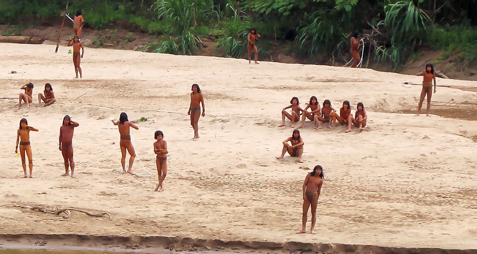 One of the world's most isolated tribes has left the Amazon rainforest: what happened. Unique photos