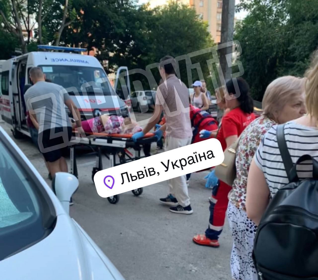 Unknown man shoots Iryna Farion in Lviv: she dies in hospital. All details, photos and video