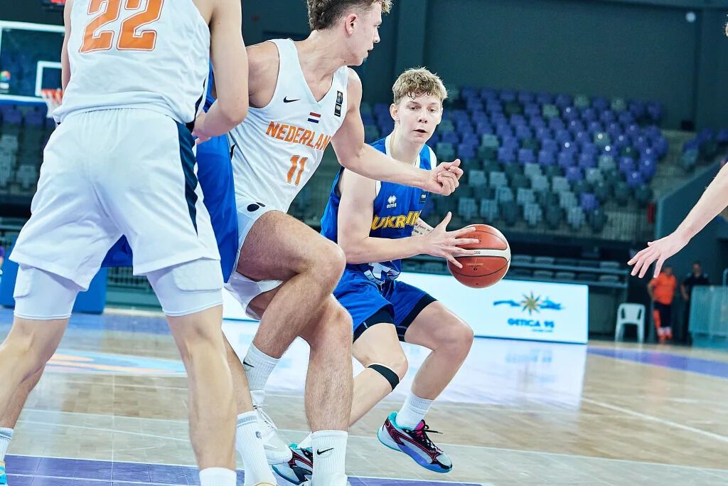 Ukraine wins EuroBasket U-20 semifinals to advance to Division A