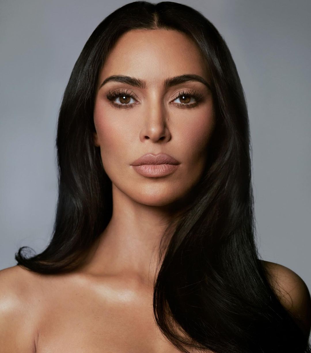 ''Przekazałam mu to'': Kim Kardashian po raz pierwszy mówi o rzadkiej chorobie skóry swojego syna