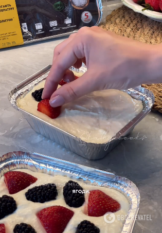 Cottage cheese casserole with berries: what to add to make it very tender and light