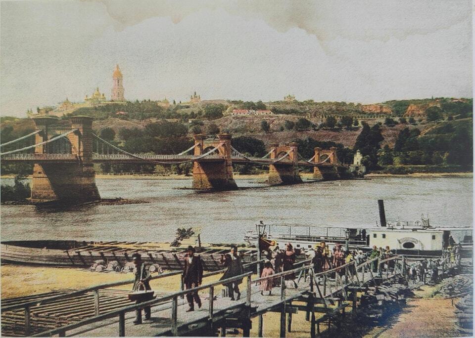 The web shows what one of the first major bridges in Kyiv looked like in the early twentieth century. Photo