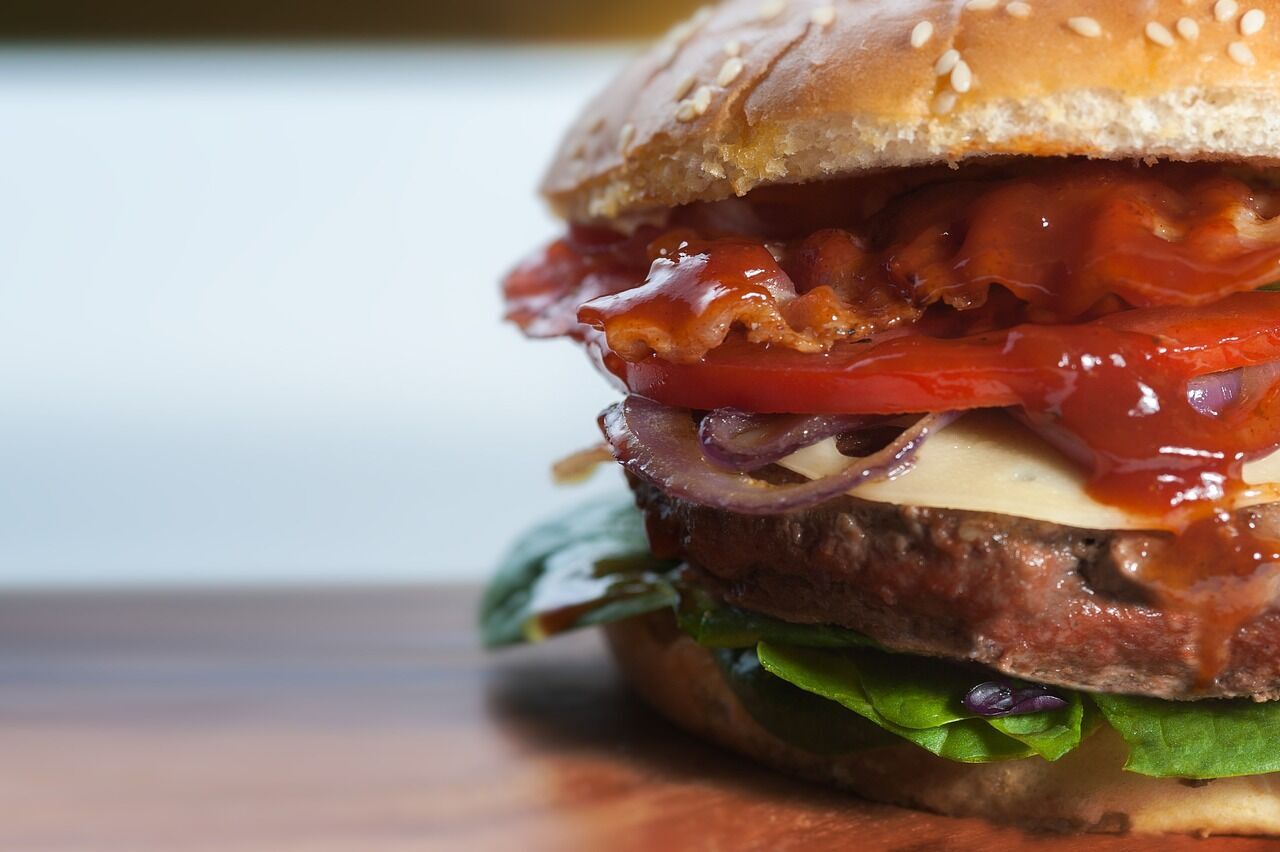 How to prepare the perfect hamburger at home: three tips