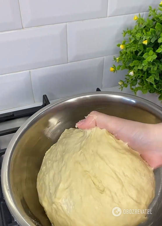 Budget kefir bagels for tea: you can choose any filling