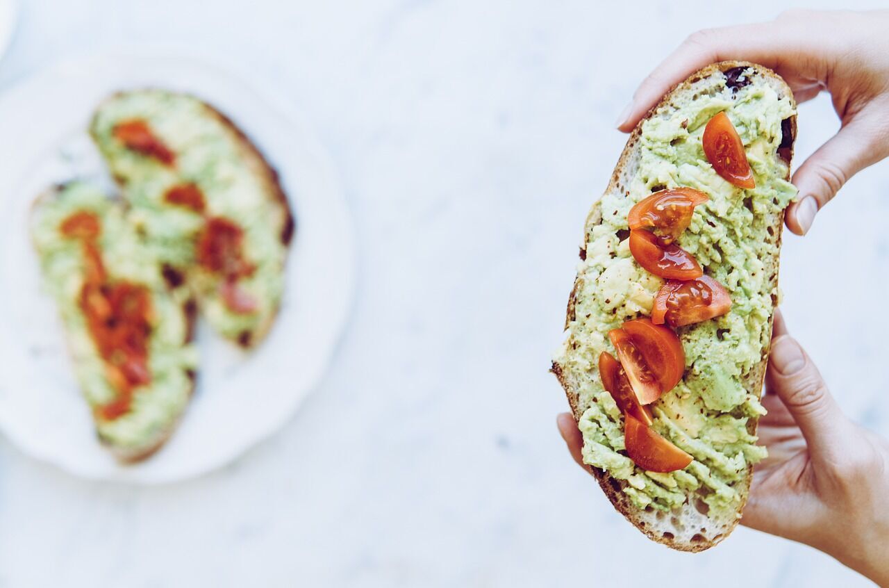 Perfect avocado toast for breakfast: a basic recipe