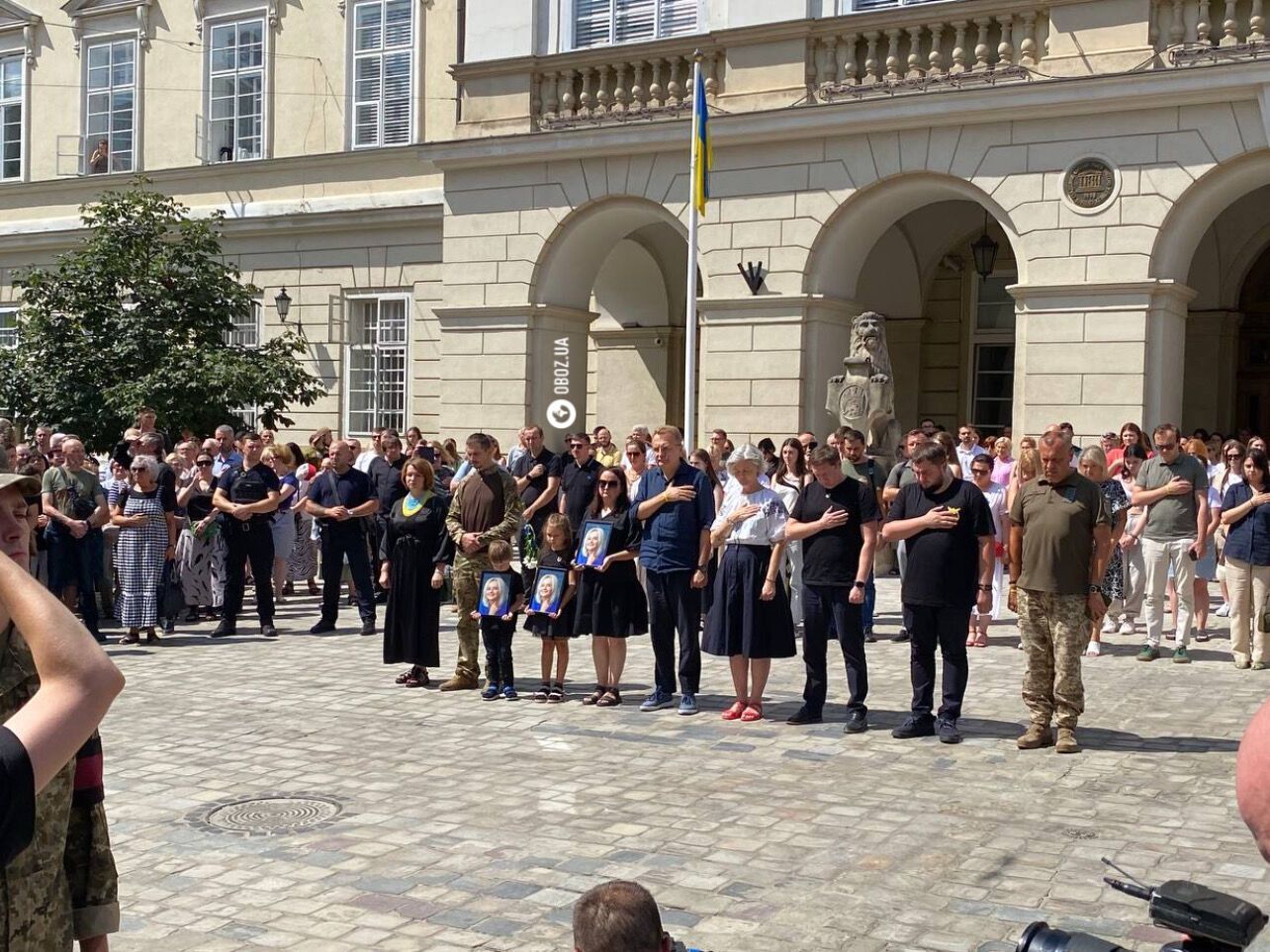 Hundreds of people came: the funeral of Farion is taking place in Lviv, the military are among those present. Photos and video