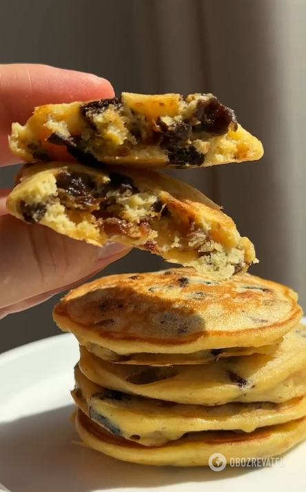 Healthy pancakes with dried fruit for a snack: what flour is better to cook with