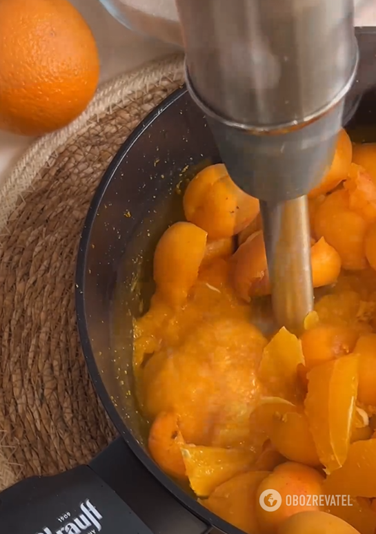 The most delicious apricot jam with orange: very quick to prepare