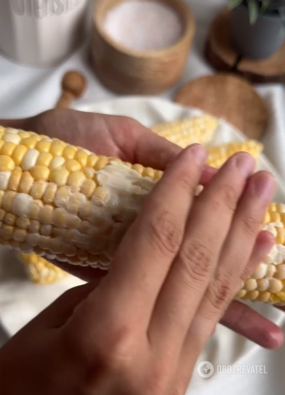 How to bake corn deliciously in the oven: better than boiled