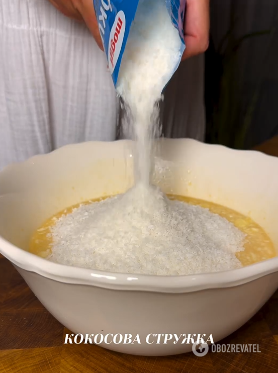 Basic coconut cake for tea: you only need 5 ingredients