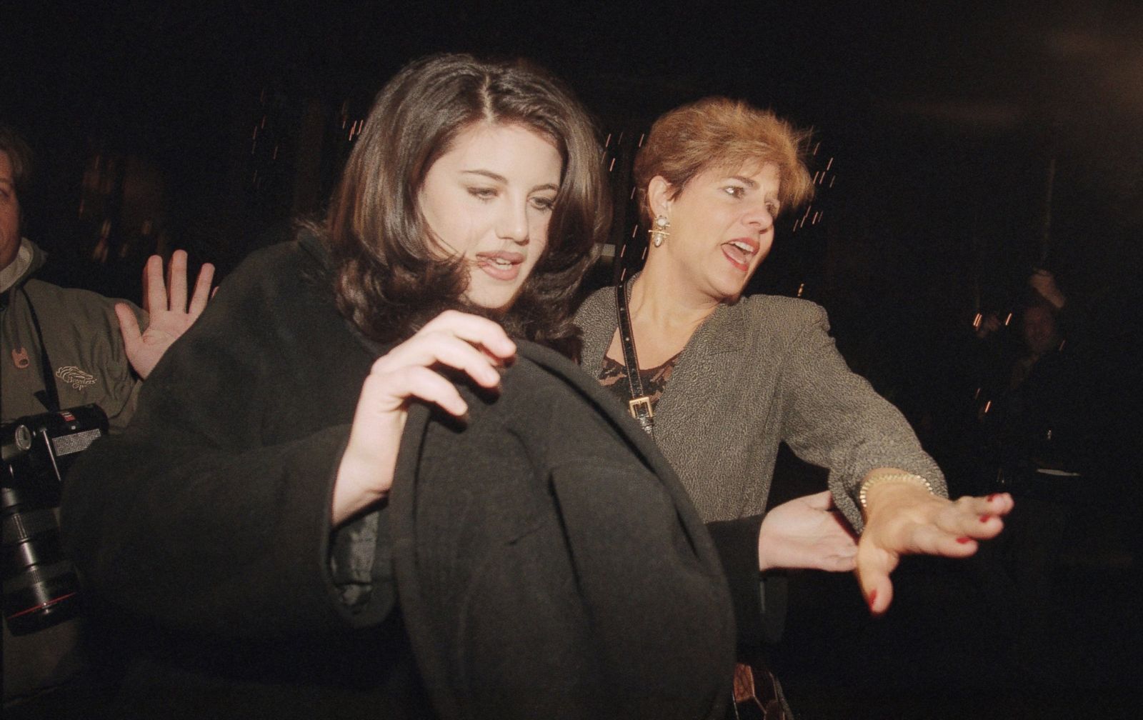 Bill Clinton vs. Monica Lewinsky. 10 photos that show the essence of the most high-profile sex scandal of the 20th century