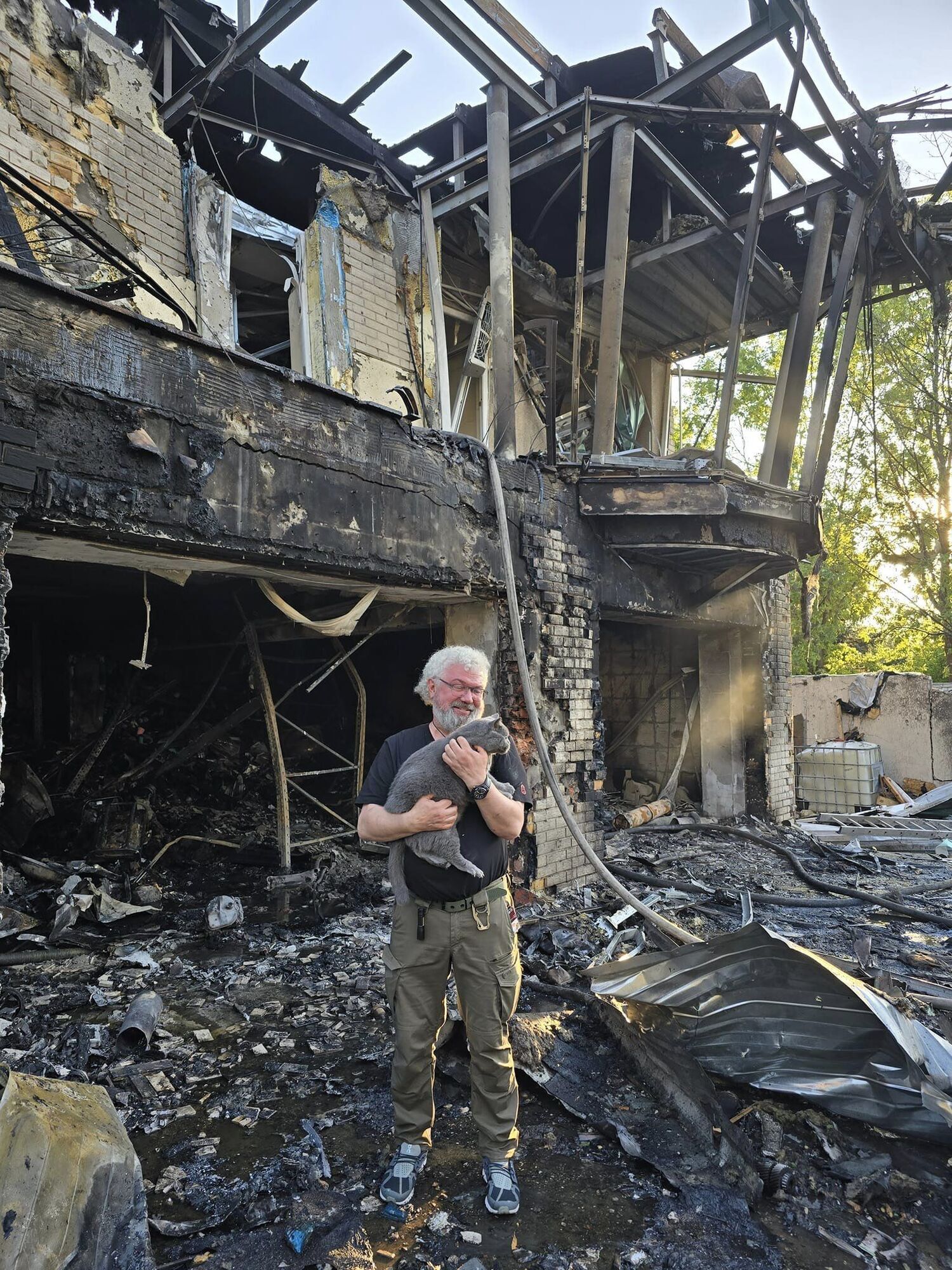 Russia dropped a bomb on the house of a famous Ukrainian philanthropist. Photo