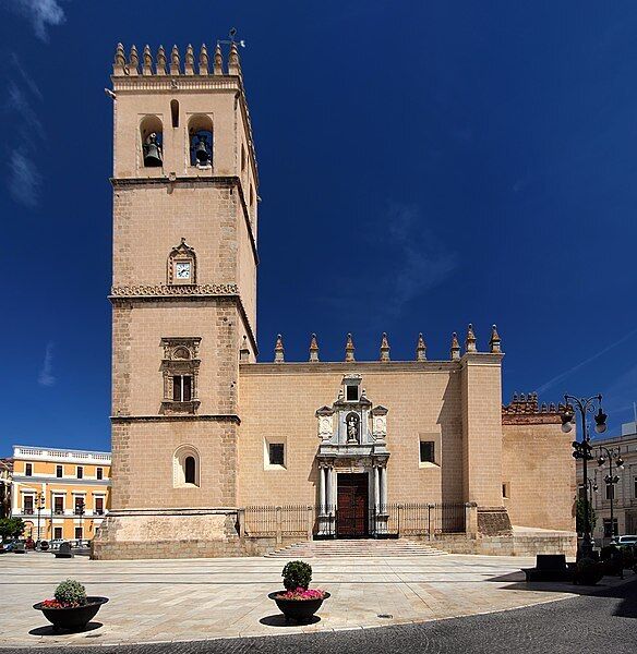 The Spanish city on the border with Portugal has retained its historical charm: there are almost no tourists there