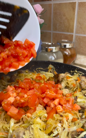 What to stew cabbage with to make it the main star on the table: two ingredients that completely change its taste