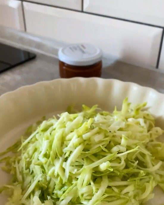 Jak przygotować quiche z cukinii: idealne danie na obfity lunch