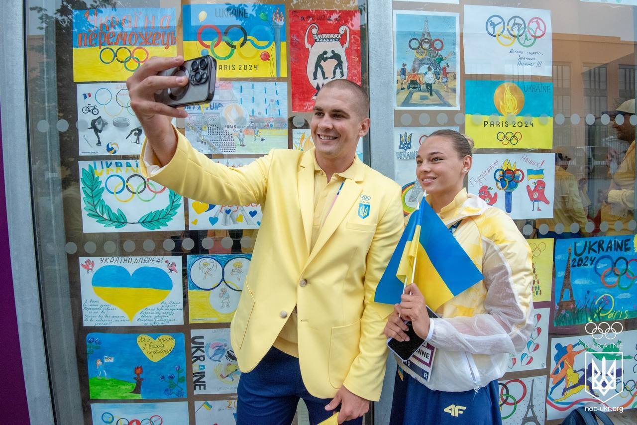 Ceremonia otwarcia Igrzysk Olimpijskich 2024: kto zapalił znicz, jak powitano Ukrainę i inne szczegóły