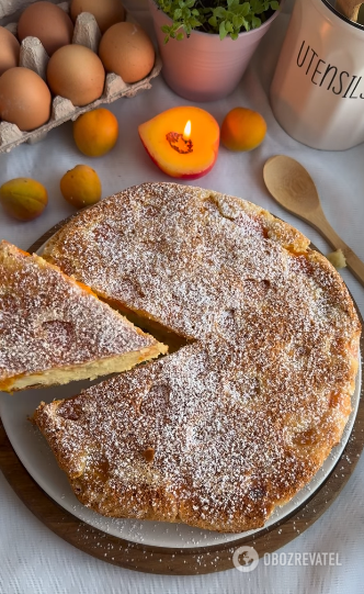 Easy apricot pie: delicious pastry for a weekend tea party